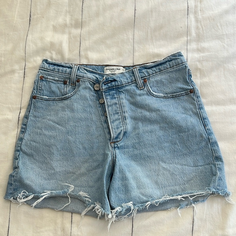 Abercrombie high-rise dad shorts